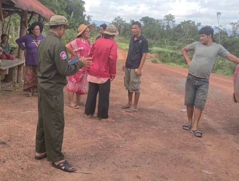 តើអាងលោកហ្រ្វែងគ្លីនឬអាងអ្នកមានអំណាចនៅពីក្រោយទើបហ៊ានយកគ្រឿងចក្រឈូសឆាយដីរដ្ឋធ្វើការដ្ឋានបូមខ្សាច់ គ្មានច្បាប់អនុញ្ញាតដូច្នេះ ?